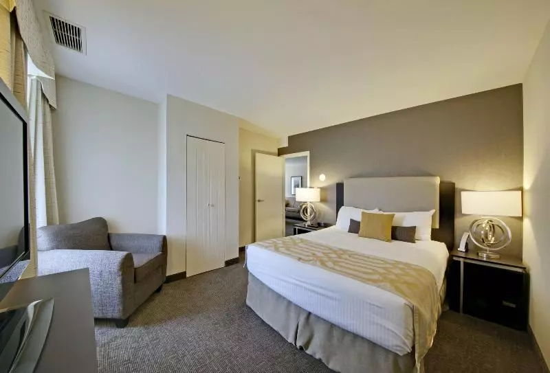 سوئیت پریمیوم 2 خوابه, Coast Kamloops Hotel & Conference Centre