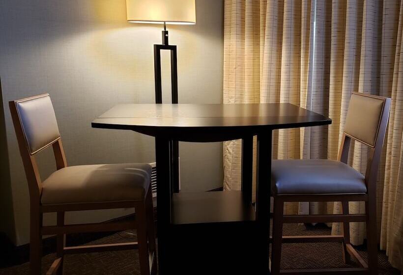 コンフォートルーム, Coast Kamloops Hotel & Conference Centre