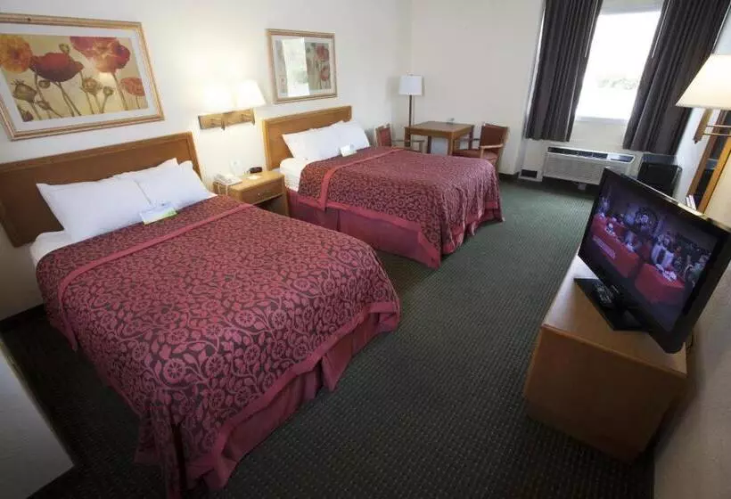 ２ダブルベッドのスタンダードルーム, Days Inn By Wyndham Fremont