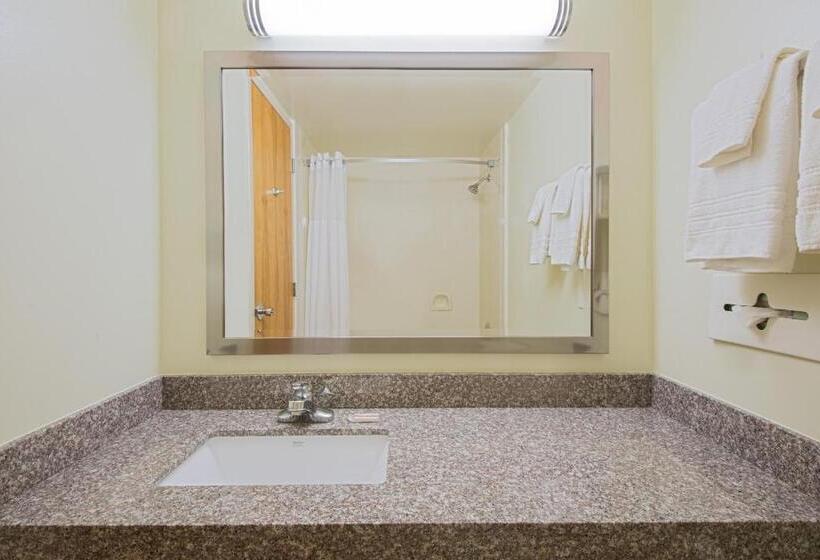 Номер Стандарт 2 Двуспальные Кровати, Days Inn By Wyndham Fremont
