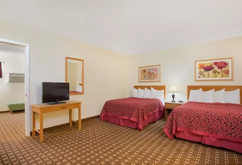 ２ダブルベッドのスタンダードルーム, Days Inn By Wyndham Fremont