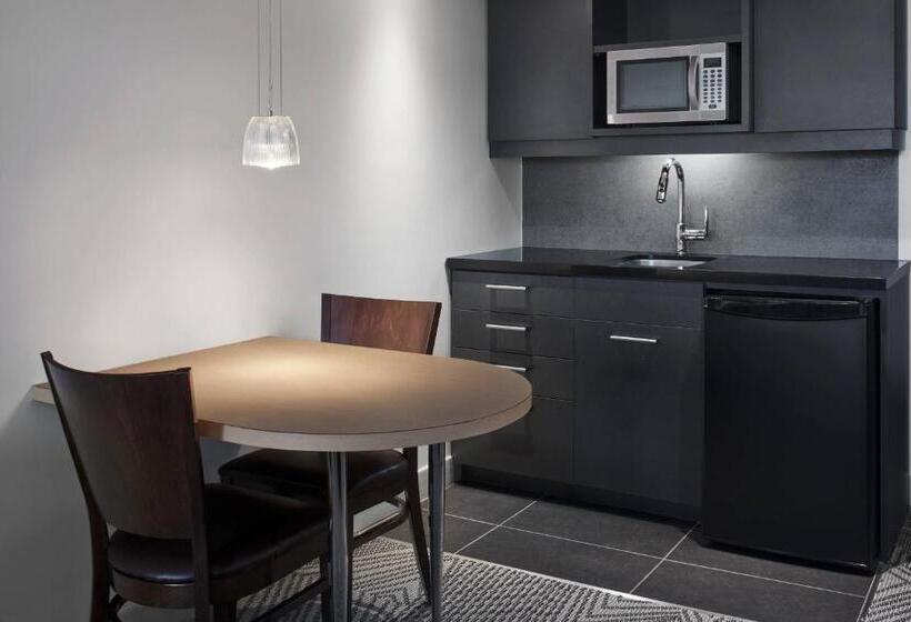 キングサイドベッドのスタンダードワンルーム, Delta Hotels By Marriott Mont Sainte Anne, Resort & Convention Center