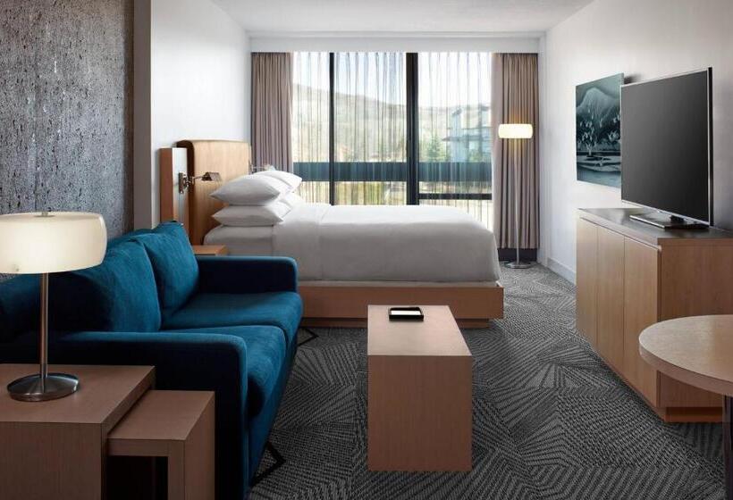 キングサイドベッドのスタンダードワンルーム, Delta Hotels By Marriott Mont Sainte Anne, Resort & Convention Center