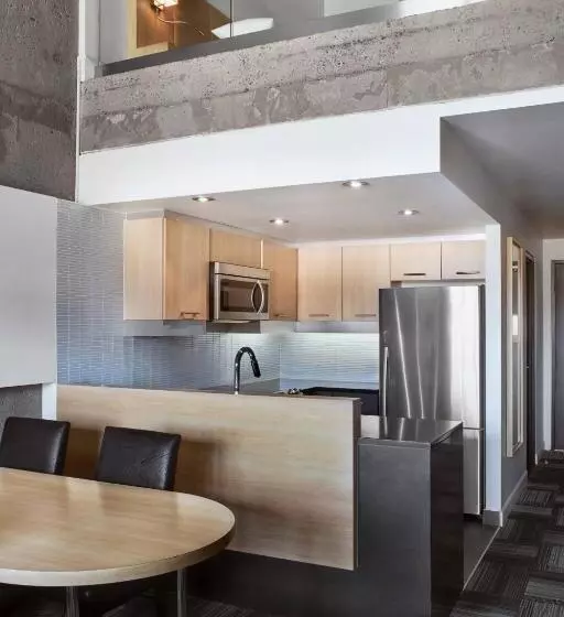 Ullakkohuone, Delta Hotels By Marriott Mont Sainte Anne, Resort & Convention Center