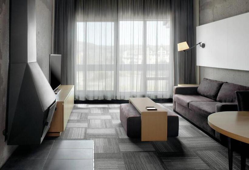 ペントハウスルーム, Delta Hotels By Marriott Mont Sainte Anne, Resort & Convention Center