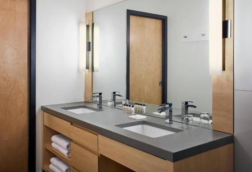 ペントハウススイート, Delta Hotels By Marriott Mont Sainte Anne, Resort & Convention Center