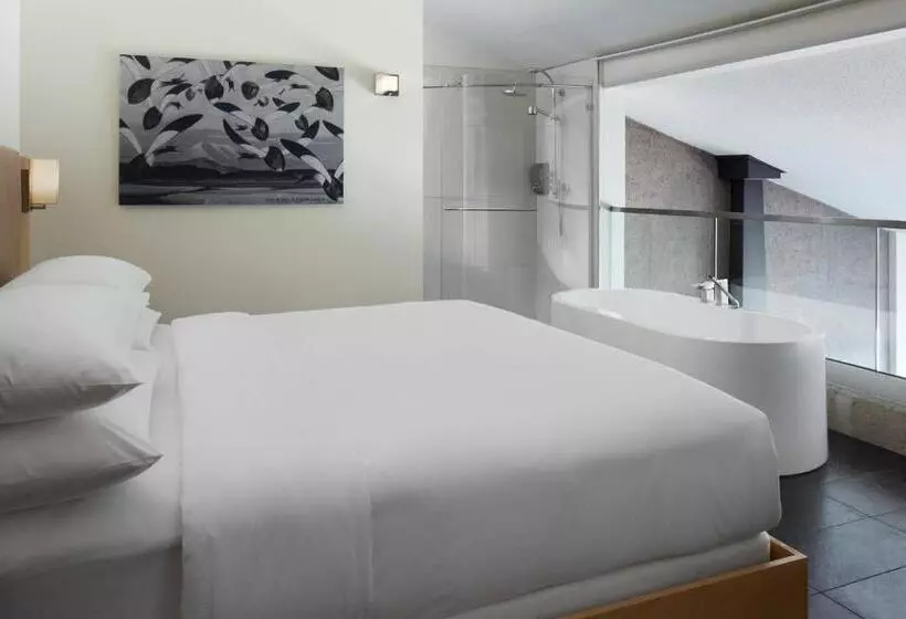 Ullakkosviitti, Delta Hotels By Marriott Mont Sainte Anne, Resort & Convention Center