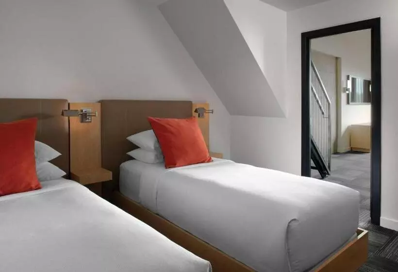 Ullakkosviitti, Delta Hotels By Marriott Mont Sainte Anne, Resort & Convention Center
