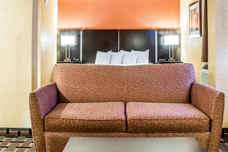 キングサイドベッドのスタンダードワンルーム, Delta Hotels By Marriott Mont Sainte Anne, Resort & Convention Center