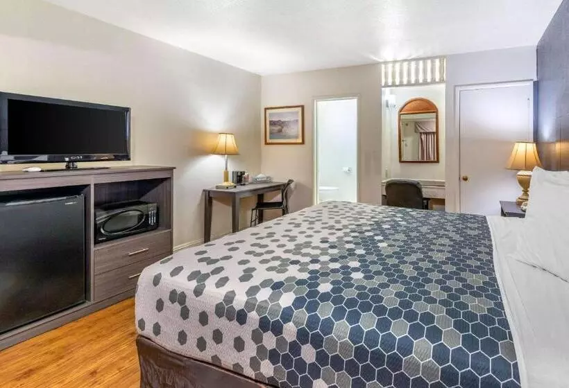 اتاق استاندارد با تخت بزرگ برای معلولان, Econo Lodge On Historic Route 66