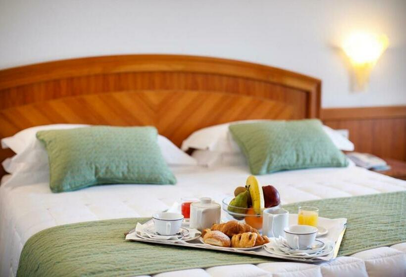 스탠다드 트리플 룸, Grand Hotel Cesare Augusto