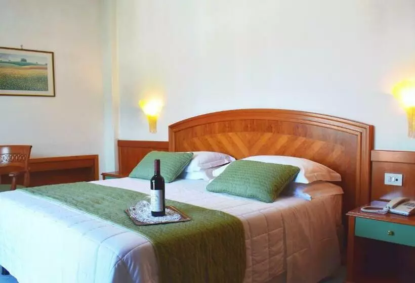 اتاق استاندارد سه نفره, Grand Hotel Cesare Augusto
