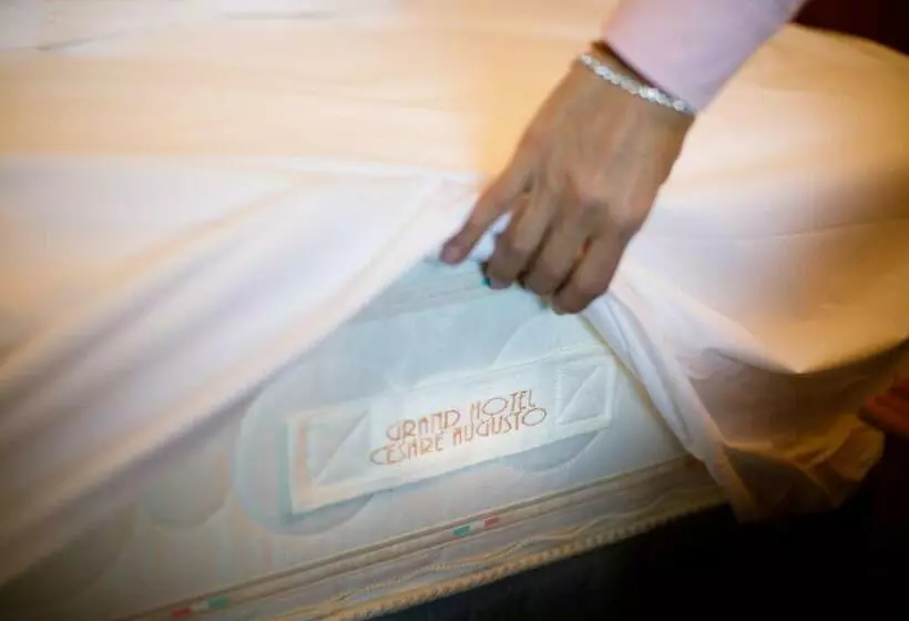 اتاق استاندارد سه نفره, Grand Hotel Cesare Augusto