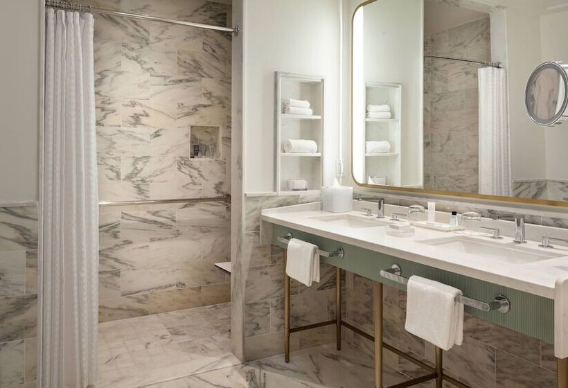 חדר סטנדרט עם מיטה זוגית ונוף למגרש גולף, Jw Marriott Miami Turnberry Resort & Spa