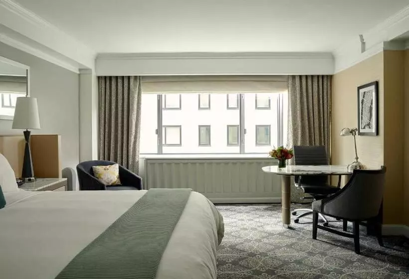 Deluxe-huone King-vuode, Loews Regency New York