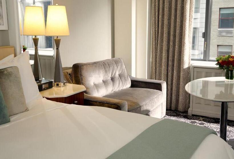 带大床的标准工作室, Loews Regency New York