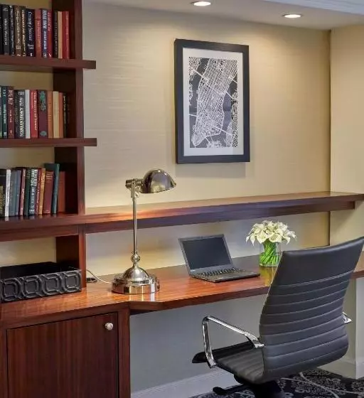 Deluxe-huone Soveltuu Liikuntarajoitteisille, Loews Regency New York