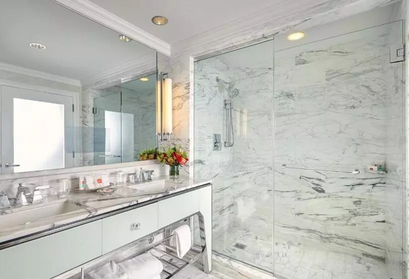Executive-sviitti, Loews Regency New York