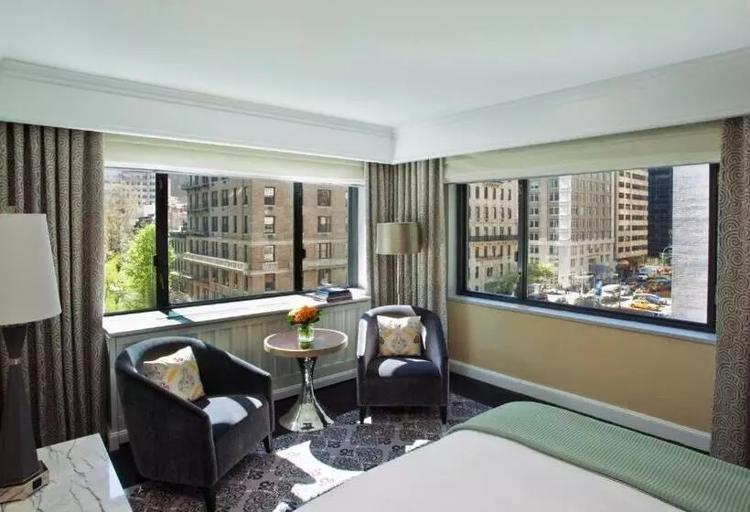 Sviitti 2 Makuuhuonetta, Loews Regency New York