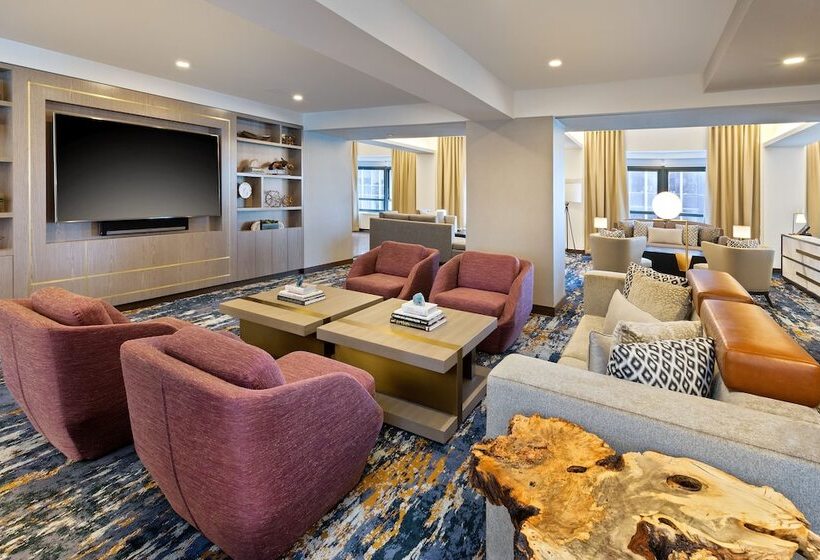 프레지덴셜 스위트, New York Hilton Midtown