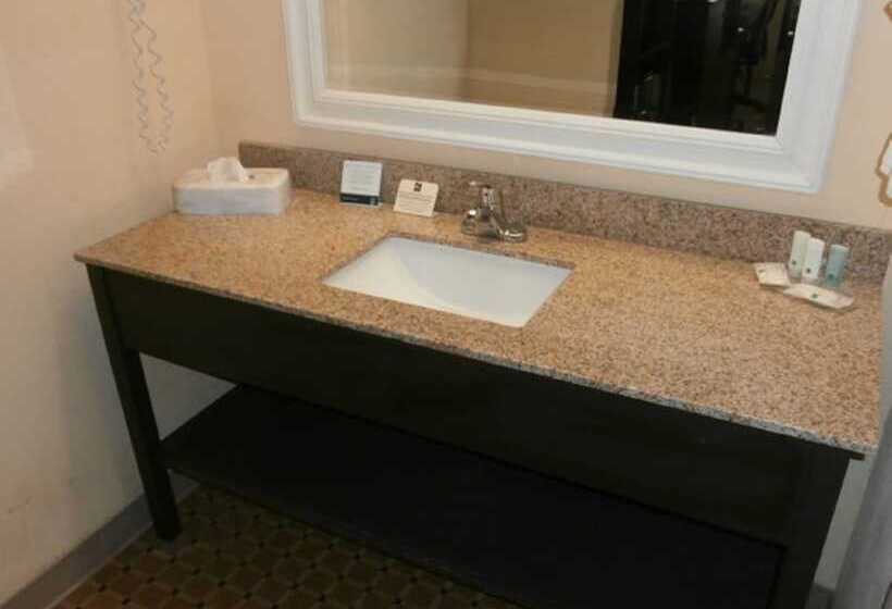 جناح, Quality Inn & Suites Aiken