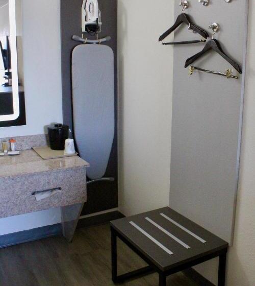 キングサイズベッドのスタンダードルーム, Ramada By Wyndham Harrisonburg