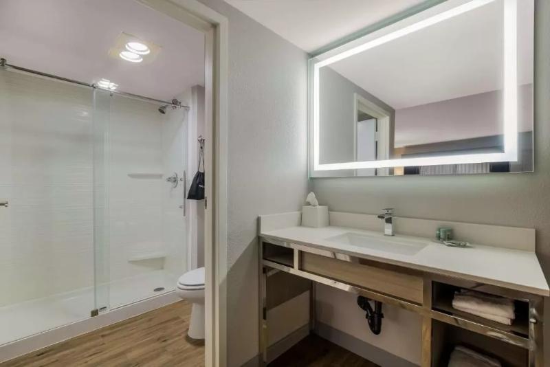 חדר סטנדרט עם מיטת קינג, Best Western Diamond Bar Hotel & Suites