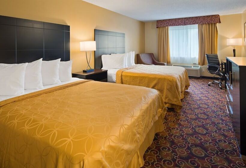 带2个双人床的标准工作室, Best Western Monticello