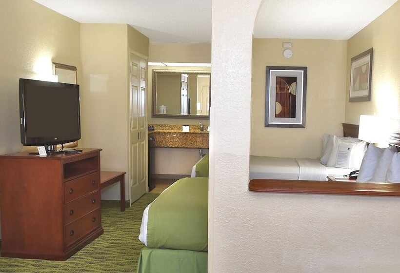 Люкс, Baymont By Wyndham Orlando East