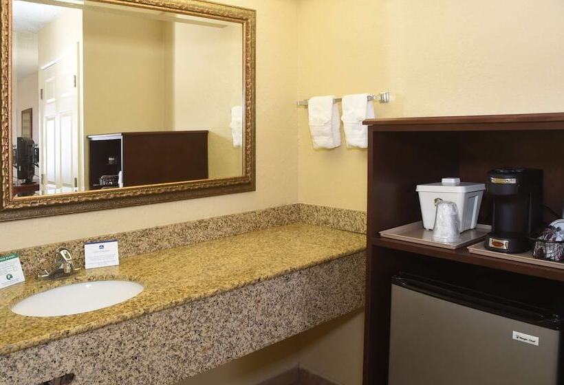 스위트, Baymont By Wyndham Orlando East