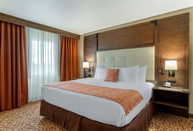 Люкс, Best Western Plus Mill Creek Inn