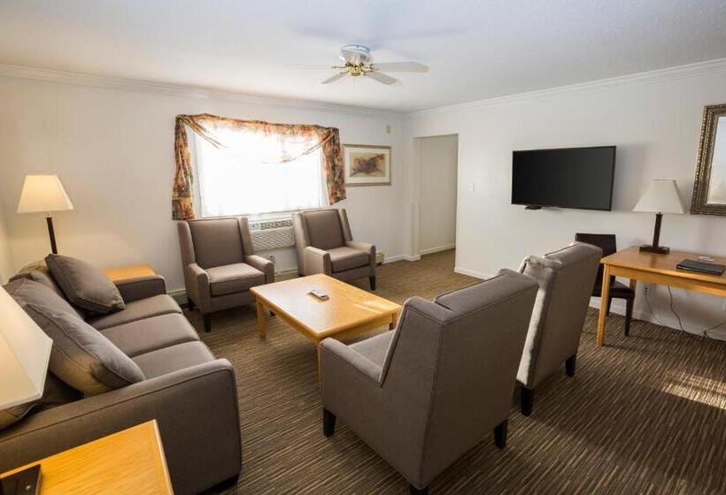 جناح غرفتين نوم, Tower Inn & Suites