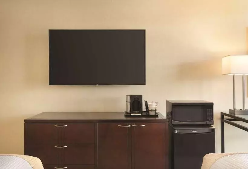 اتاق استاندارد با 2 تخت دوبل, Coast Victoria Hotel & Marina By Apa