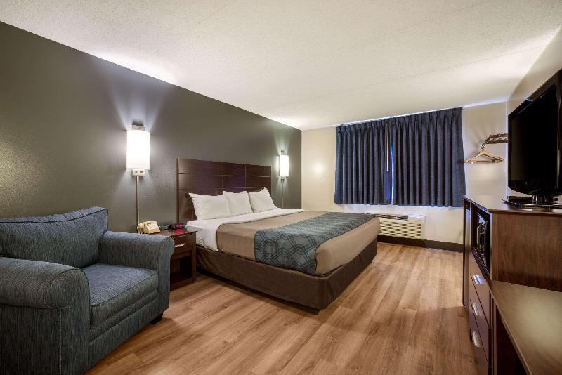 キングサイズベッドのスタンダードルーム, Econo Lodge Darien Lakes