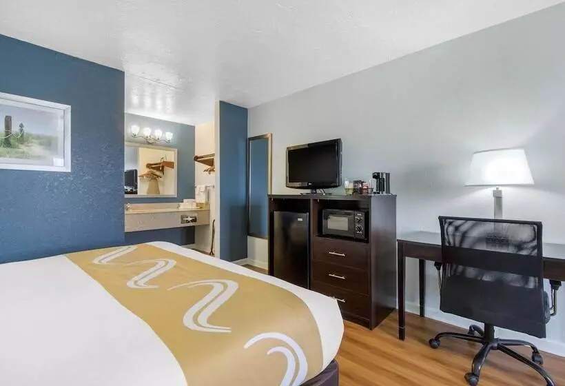身障者適用キングサイズベッドルーム, Quality Inn Carolina Oceanfront