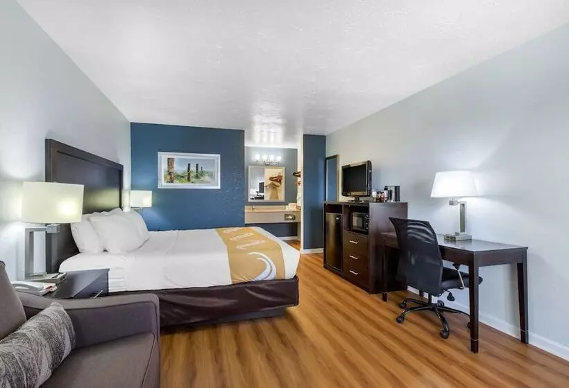 身障者適用キングサイズベッドルーム, Quality Inn Carolina Oceanfront