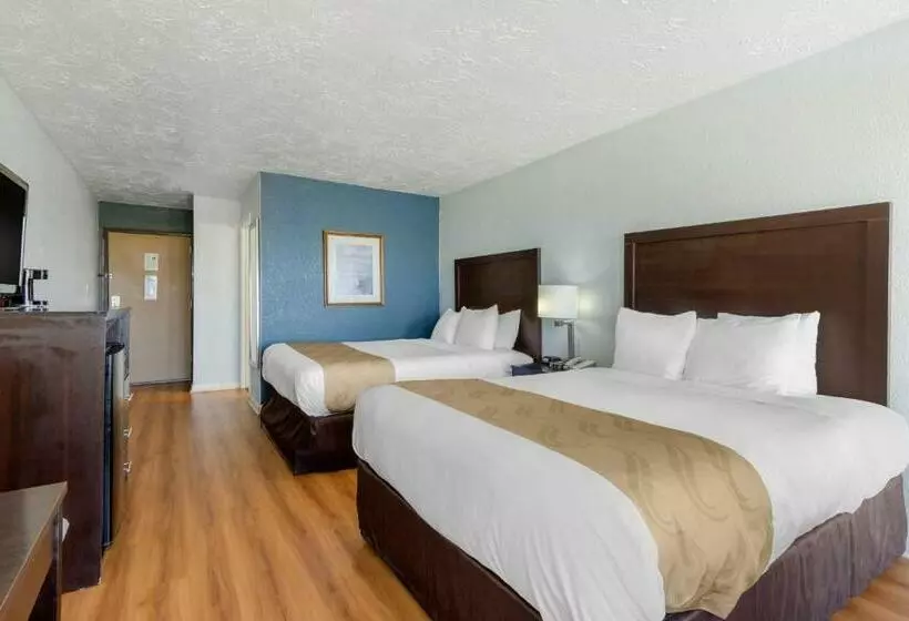 ２ダブルベッドのスタンダードルーム, Quality Inn Carolina Oceanfront