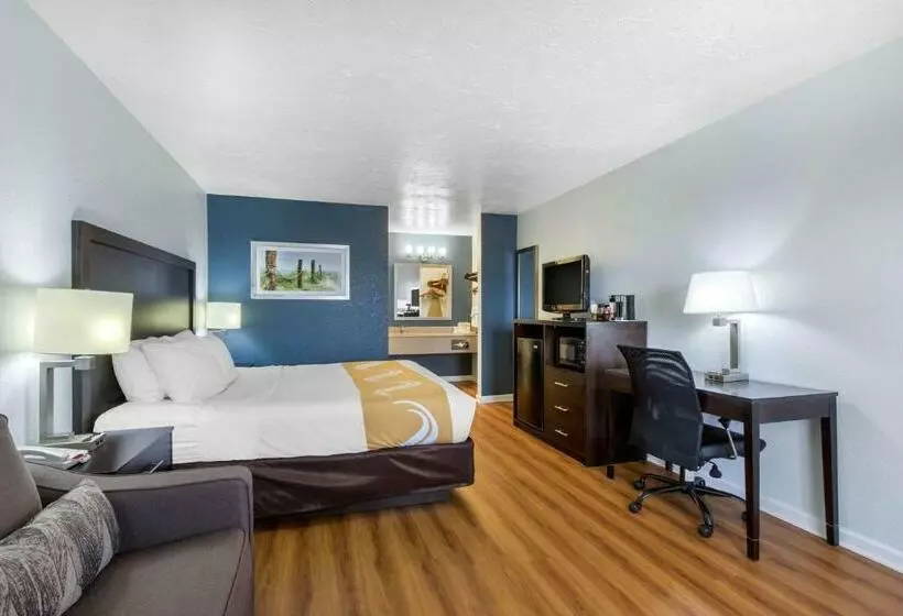 キングサイズベッドのスタンダードルーム, Quality Inn Carolina Oceanfront