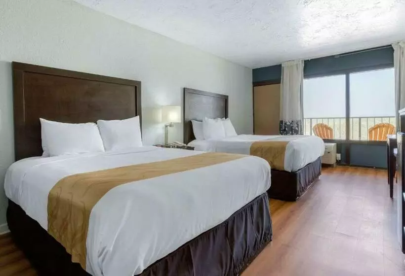 ２ダブルベッドのスタンダードルーム, Quality Inn Carolina Oceanfront