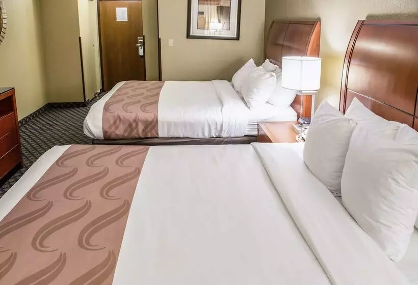 ２ダブルベッドのスタンダードルーム, Quality Inn & Suites