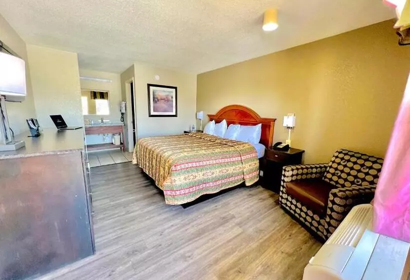 身障者適用キングサイズベッドルーム, Rodeway Inn Expo Center
