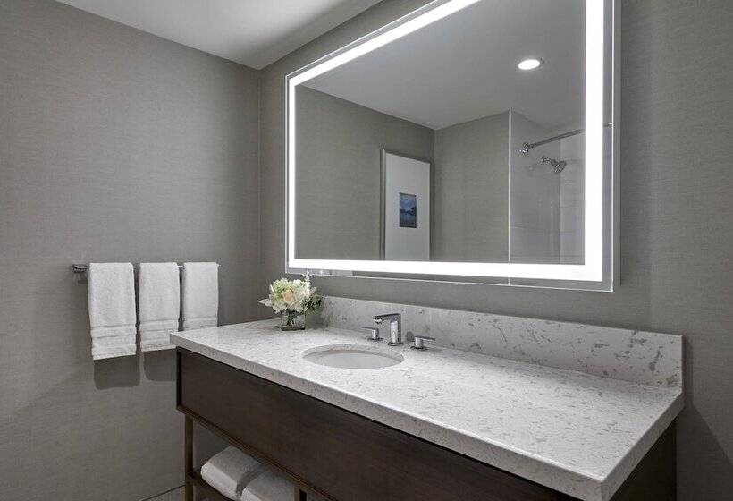 חדר דלוקס, Sheraton Vancouver Guildford