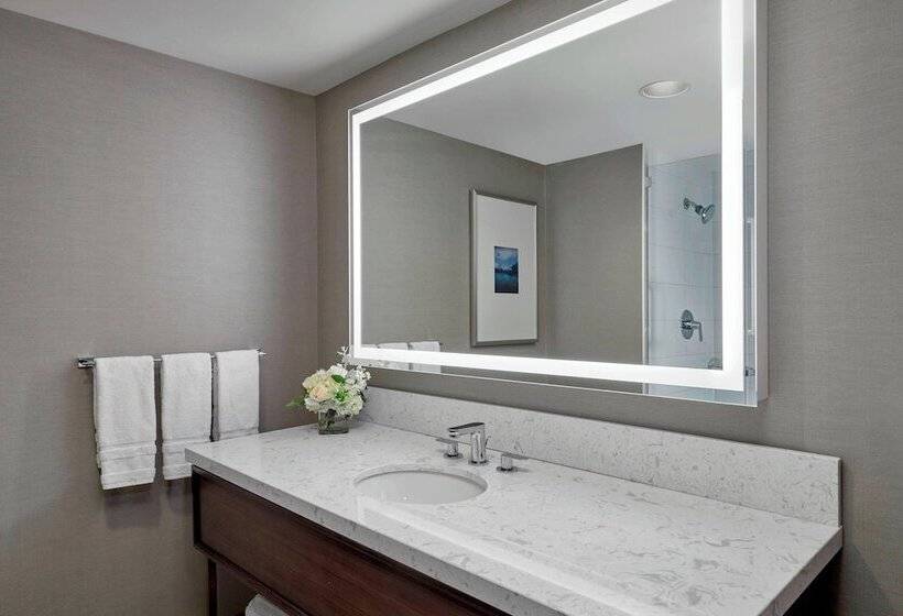 غرفة كلوب, Sheraton Vancouver Guildford