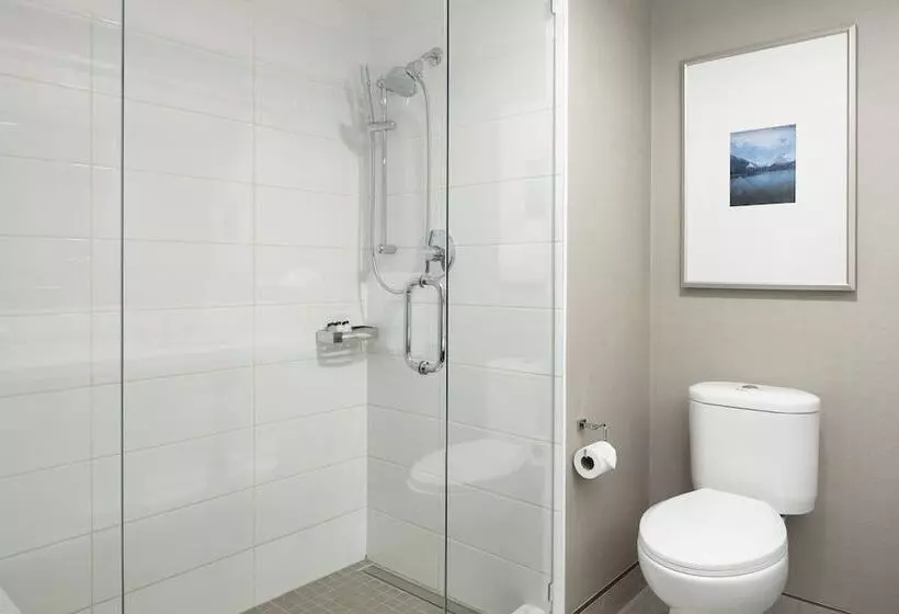 اتاق کلاب, Sheraton Vancouver Guildford