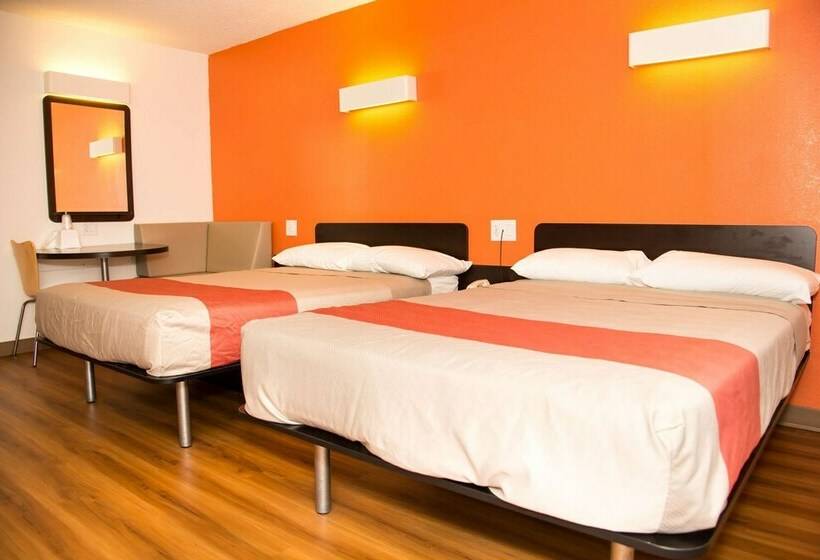 غرفه قياسيه سريرين مزدوجين, Motel 6 Omaha, Ne