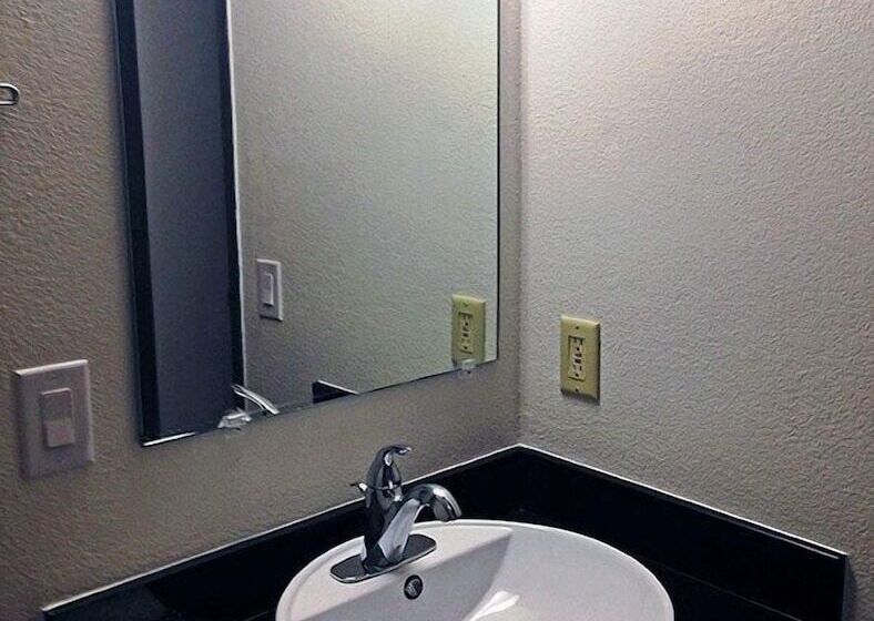 غرفه قياسيه سريرين مزدوجين, Motel 6 Omaha, Ne