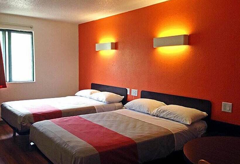 غرفه قياسيه سريرين مزدوجين, Motel 6 Omaha, Ne