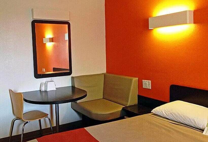 غرفة ديلوكس, Motel 6 Omaha, Ne