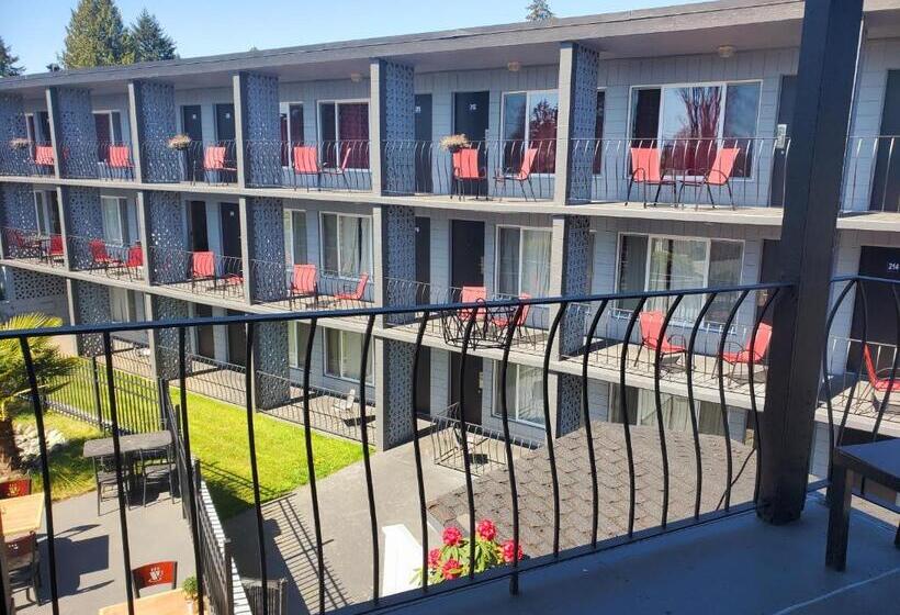 Номер Стандарт, Port O Call Inn