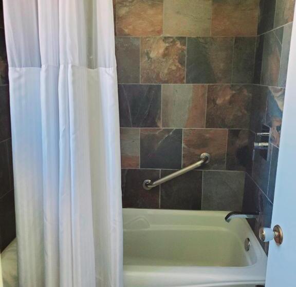 Номер Стандарт, Port O Call Inn